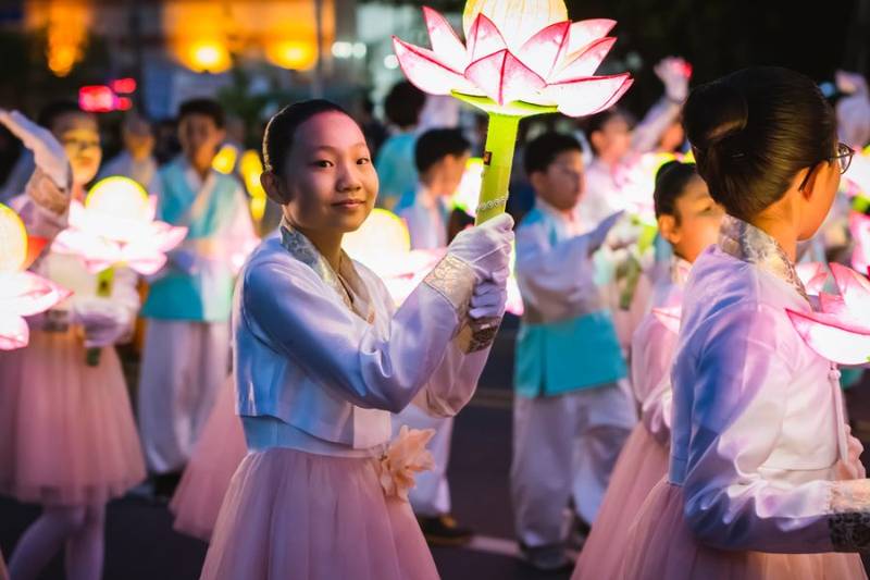 Groupe | Magie des lanternes en Corée 2025 | Séoul – Gyeongju – Busan – Jeonju – Buyeo | 14 ou 21 jours (du 20 avril au 3 mai ou 10 mai)